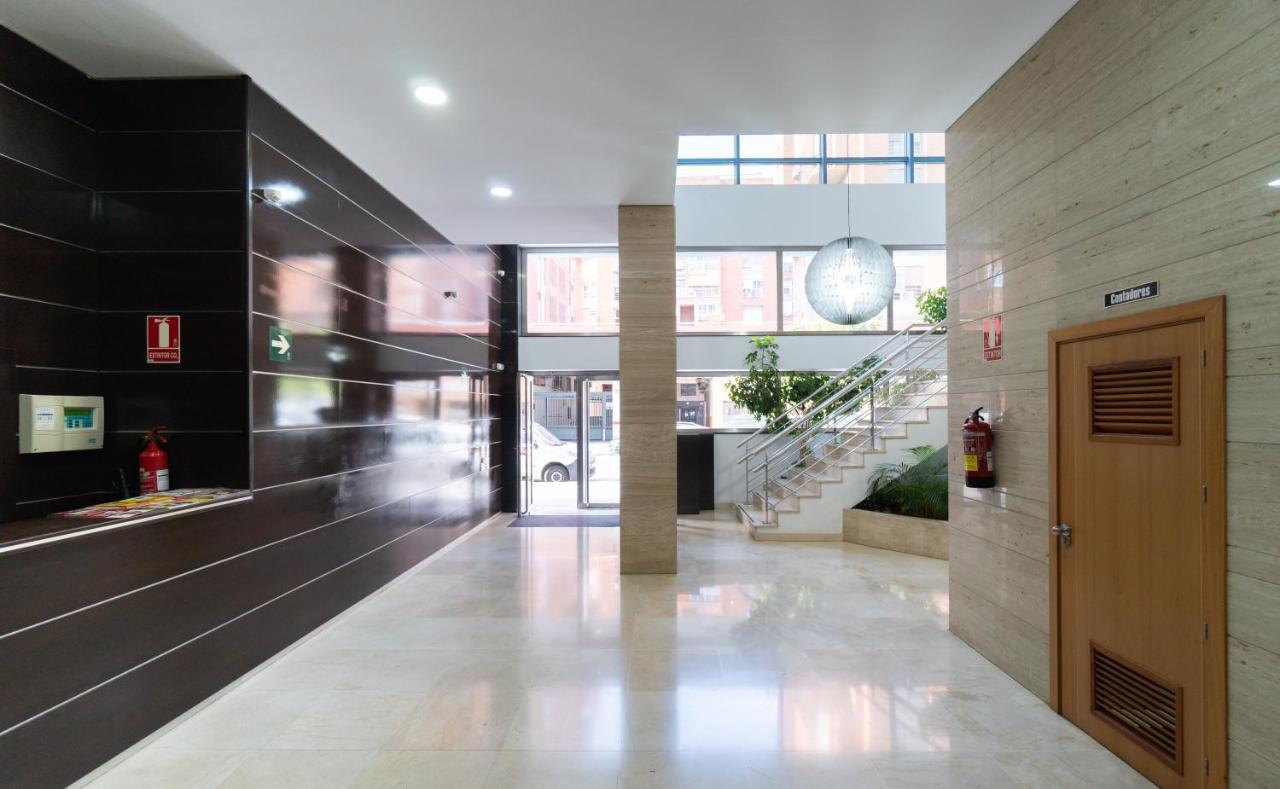 Malaga Centro Maria Zambrano公寓 外观 照片