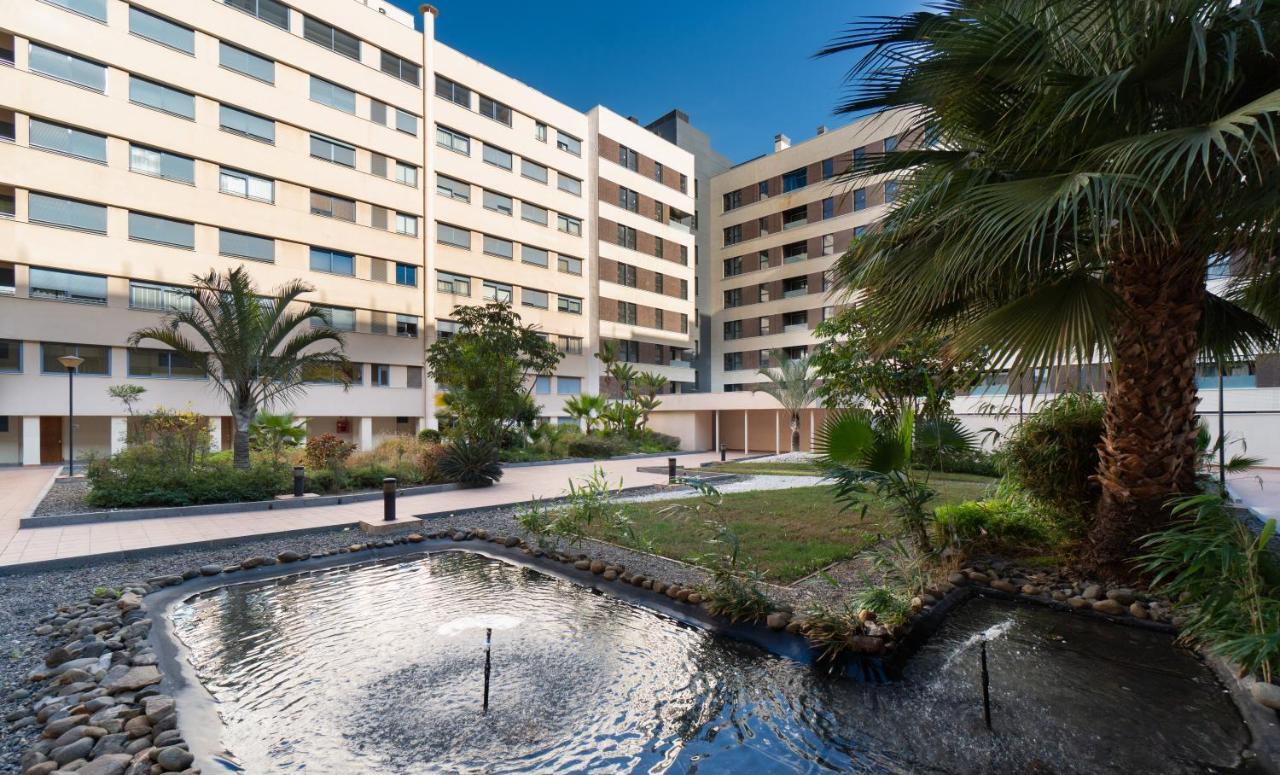 Malaga Centro Maria Zambrano公寓 外观 照片